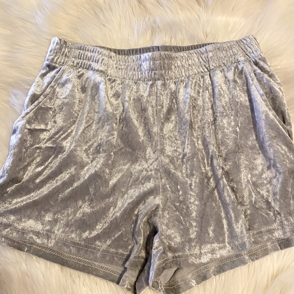 Lit 26 velvet shorts